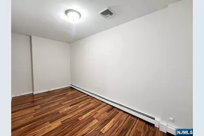 107 Roosevelt Place, Palisades Park, NJ 07650 - Photo 13