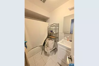 107 Roosevelt Place, Palisades Park, NJ 07650 - Photo 29