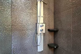 107 Roosevelt Pl, Palisades Park, NJ 07650 - Photo 15