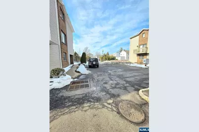 107 Roosevelt Place, Palisades Park, NJ 07650 - Photo 35