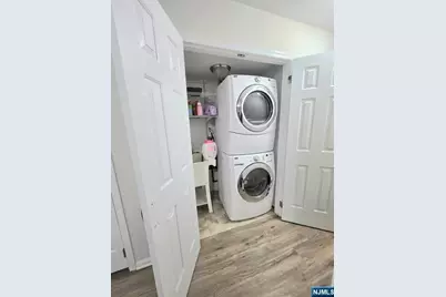 107 Roosevelt Place, Palisades Park, NJ 07650 - Photo 31