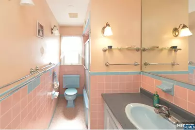 454 E Ridgewood Avenue, Paramus, NJ 07652 - Photo 17