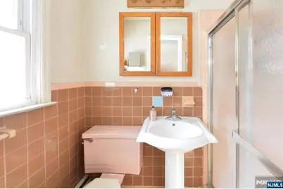 454 E Ridgewood Avenue, Paramus, NJ 07652 - Photo 23