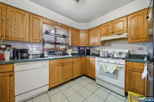 597 5th St, Newark, NJ 07107 - Photo 27