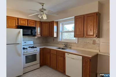 2-18 Virginia Drive B #B, Fair Lawn, NJ 07410 - Photo 9