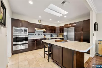 300 Gorge Road 57 #57, Cliffside Park, NJ 07010 - Photo 11