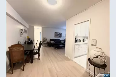 3071 Edwin 2B #2B, Fort Lee, NJ 07024 - Photo 11