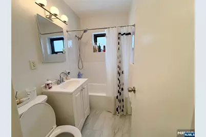 3071 Edwin 2B #2B, Fort Lee, NJ 07024 - Photo 9