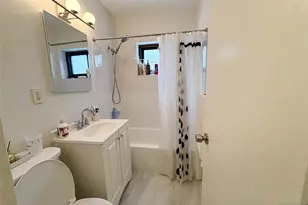 3071 Edwin 2B, Fort Lee, NJ 07024 - Photo 9