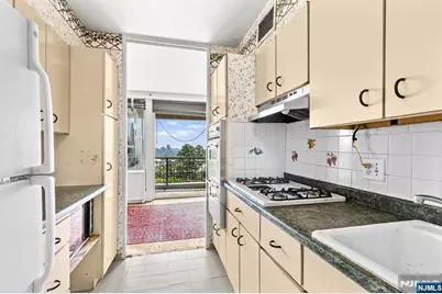 1 Horizon G2 #G2, Fort Lee, NJ 07024 - Photo 11