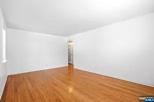 63 W Hudson B5, Englewood, NJ 07631 - Photo 3