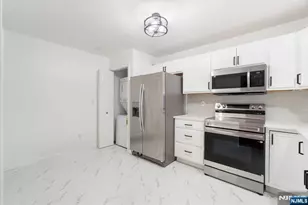 557 Ridge Ln 4220, Fort Lee, NJ 07024 - Photo 9