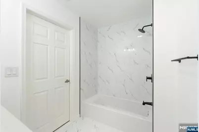 557 Ridge Lane 4220 #4220, Fort Lee, NJ 07024 - Photo 15