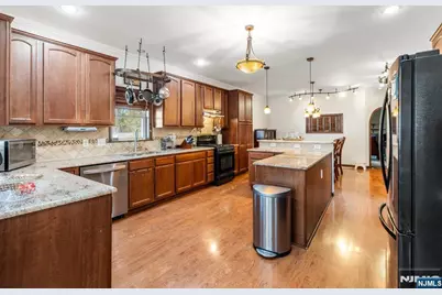 238 Park Avenue, Teaneck Township, NJ 07666 - Photo 13