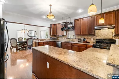 238 Park Avenue, Teaneck Township, NJ 07666 - Photo 9