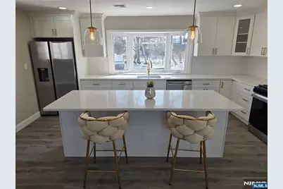 351 Woodcrest Place, Saddle Brook Township, NJ 07663 - Photo 11