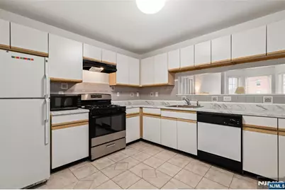 50 Pine Street 9G #9G, Montclair, NJ 07042 - Photo 9