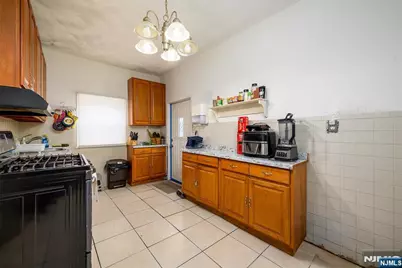 527 Cary Street, Orange, NJ 07050 - Photo 9