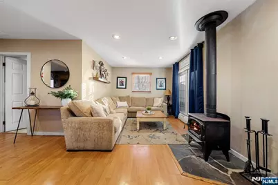 81 Vreeland Avenue, Midland Park, NJ 07432 - Photo 15