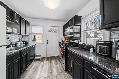 180 Beech Street, Belleville, NJ 07109 - Photo 9