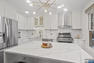 21 Grand Cove Way, Edgewater, NJ 07020 - Photo 3