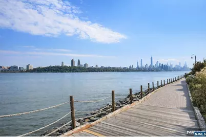 21 Grand Cove Way, Edgewater, NJ 07020 - Photo 43