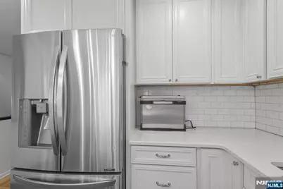 21 Grand Cove Way, Edgewater, NJ 07020 - Photo 5