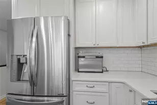 21 Grand Cove Way, Edgewater, NJ 07020 - Photo 5