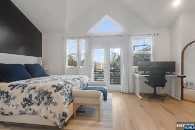 21 Grand Cove Way, Edgewater, NJ 07020 - Photo 17