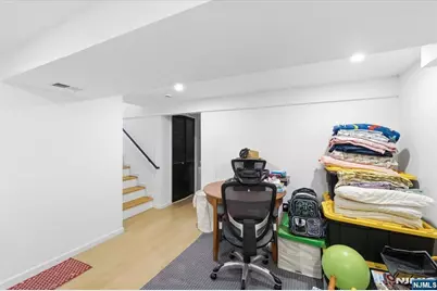 32 Luhman Terrace, Secaucus, NJ 07094 - Photo 21