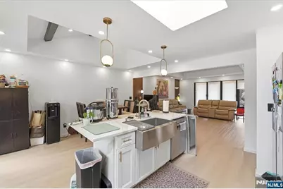 32 Luhman Terrace, Secaucus, NJ 07094 - Photo 5