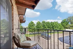 825 Riverside 204, Lyndhurst Township, NJ 07071 - Photo 3