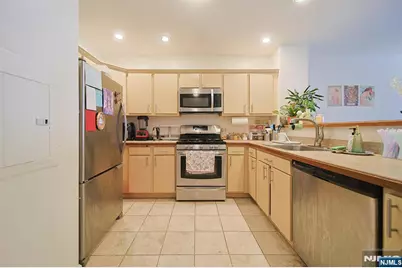 321 The Promenade, Edgewater, NJ 07020 - Photo 5