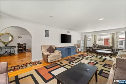 80 Glenwood Avenue, Elmwood Park, NJ 07407 - Photo 5