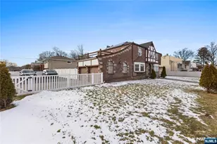 80 Glenwood Ave, Elmwood Park, NJ 07407 - Photo 37