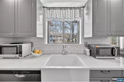 3807 Melville Court, Mahwah, NJ 07430 - Photo 17