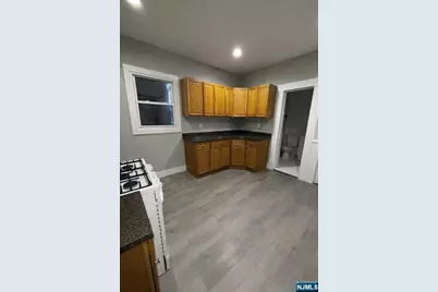 942 E 19th Street, Paterson, NJ 07501 - Photo 11
