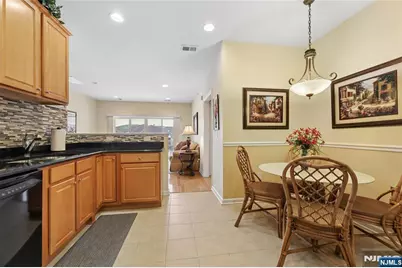 7408 Warrens Way Top Floor &amp; Dee #TOP FLOOR &amp; DEE, Wanaque, NJ 07465 - Photo 19