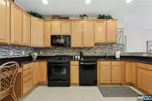 7408 Warrens Way Top Floor &amp Dee, Wanaque, NJ 07465 - Photo 19