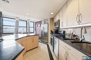 7004 Blvd East 8C, Guttenberg, NJ 07093 - Photo 7