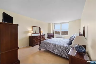 300 Main Street 807 #807, Little Falls Township, NJ 07424 - Photo 15