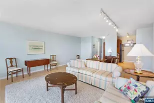 300 Main Street 807, Little Falls Township, NJ 07424 - Photo 3