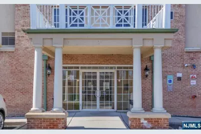 2205 Windsor Park Court 205 #205, Englewood, NJ 07631 - Photo 5