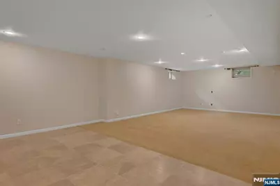 501 Clinton Avenue, Wyckoff Township, NJ 07481 - Photo 29