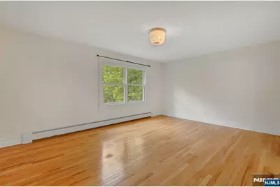 501 Clinton Avenue, Wyckoff Township, NJ 07481 - Photo 27