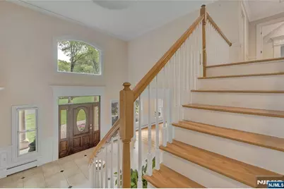 501 Clinton Avenue, Wyckoff Township, NJ 07481 - Photo 17