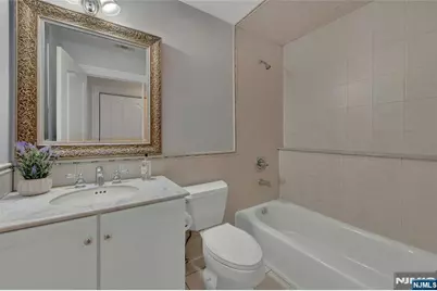 501 Clinton Avenue, Wyckoff Township, NJ 07481 - Photo 25