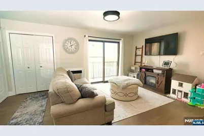 651 Riverside A7 #A7, Lyndhurst Township, NJ 07071 - Photo 3