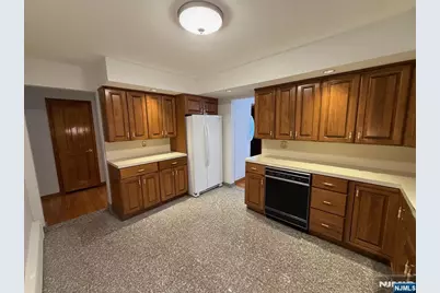 338 Brinkerhoff Avenue, Palisades Park, NJ 07650 - Photo 7