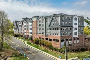 1685 Bergen Blvd 505, Fort Lee, NJ 07024 - Photo 1
